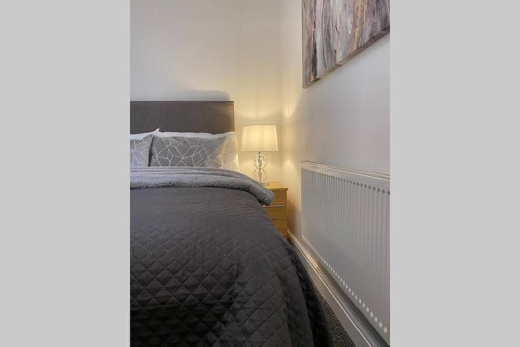 Alicia Newport By Mia Living 2 Bedroom Apartment With Dedicated Parking Exteriér fotografie