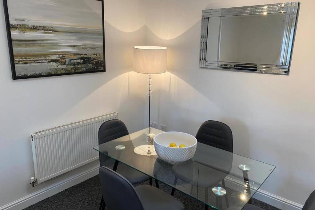 Alicia Newport By Mia Living 2 Bedroom Apartment With Dedicated Parking Exteriér fotografie
