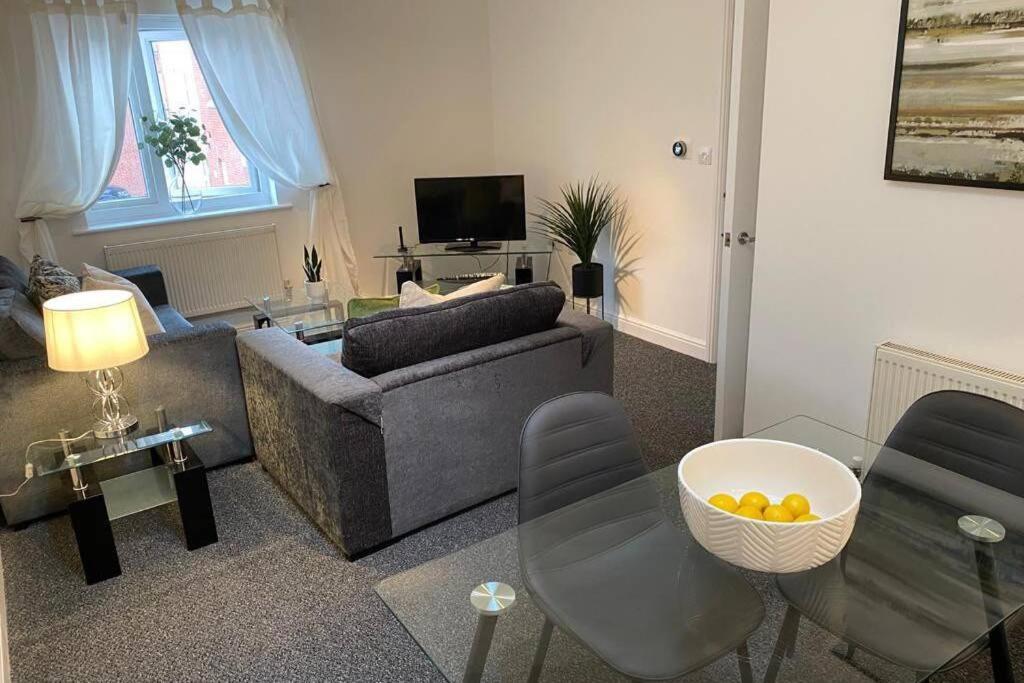 Alicia Newport By Mia Living 2 Bedroom Apartment With Dedicated Parking Exteriér fotografie